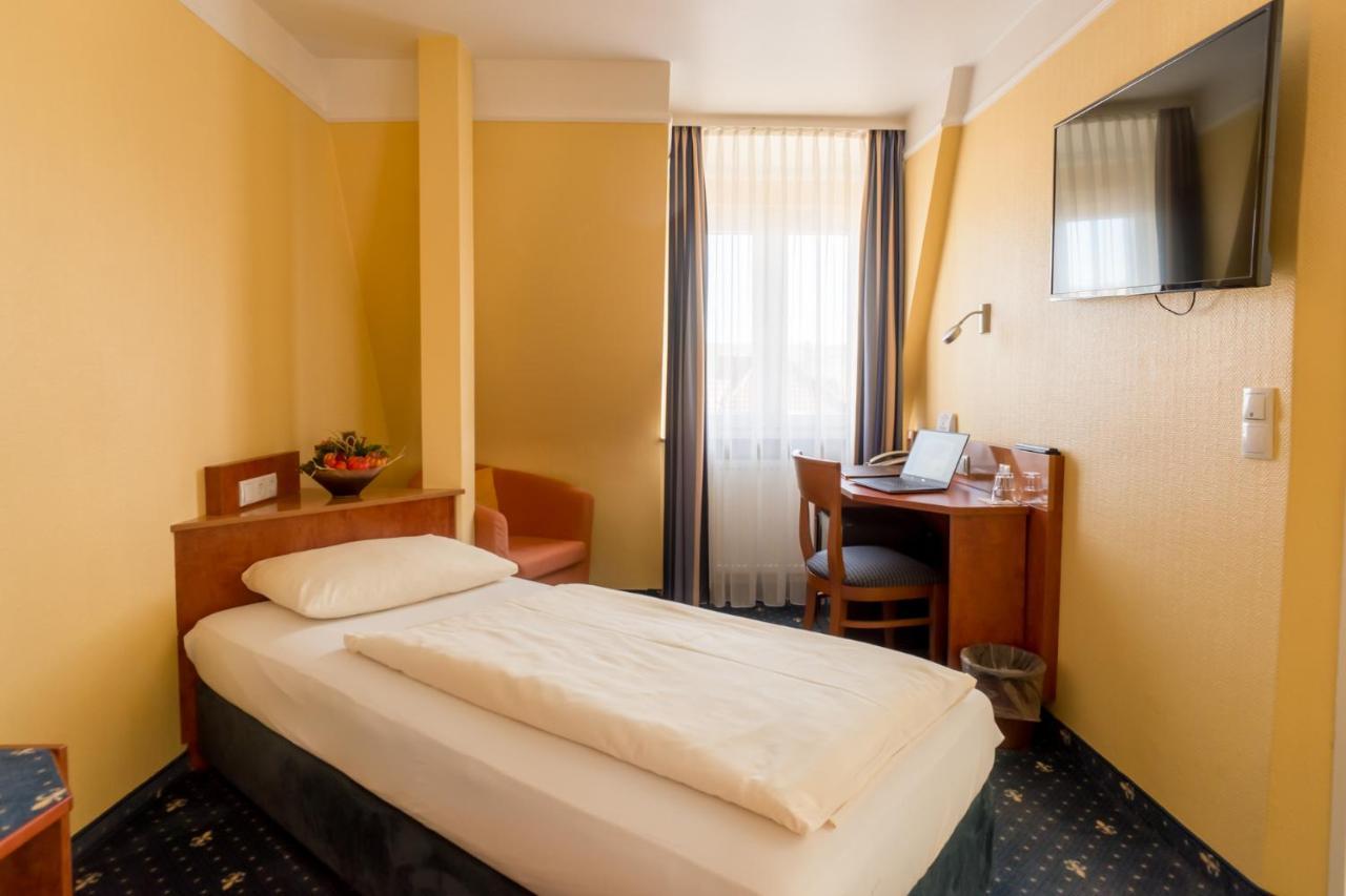 Aparthotel Astro - Nichtraucherhotel Штутгарт Экстерьер фото