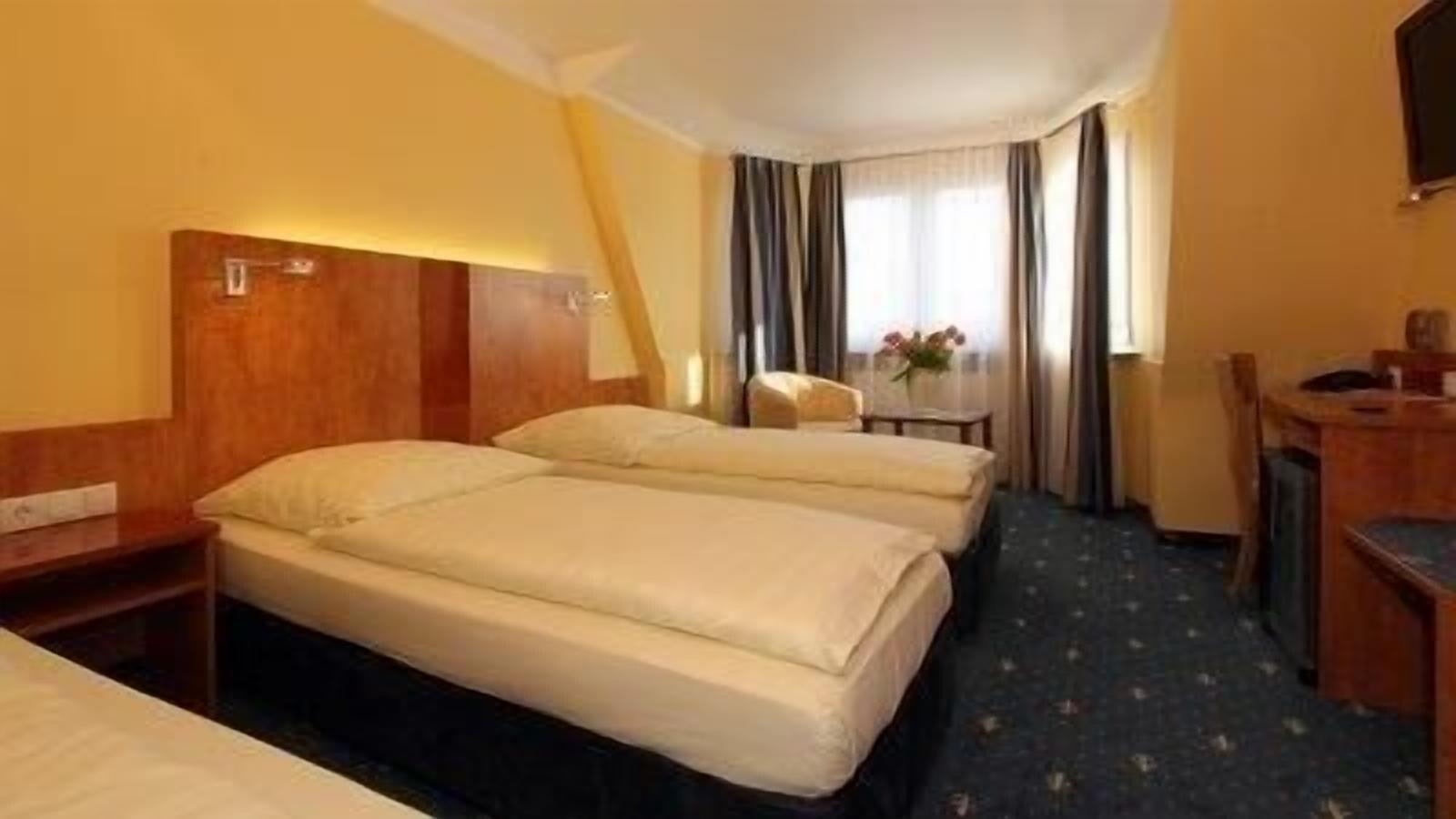 Aparthotel Astro - Nichtraucherhotel Штутгарт Экстерьер фото