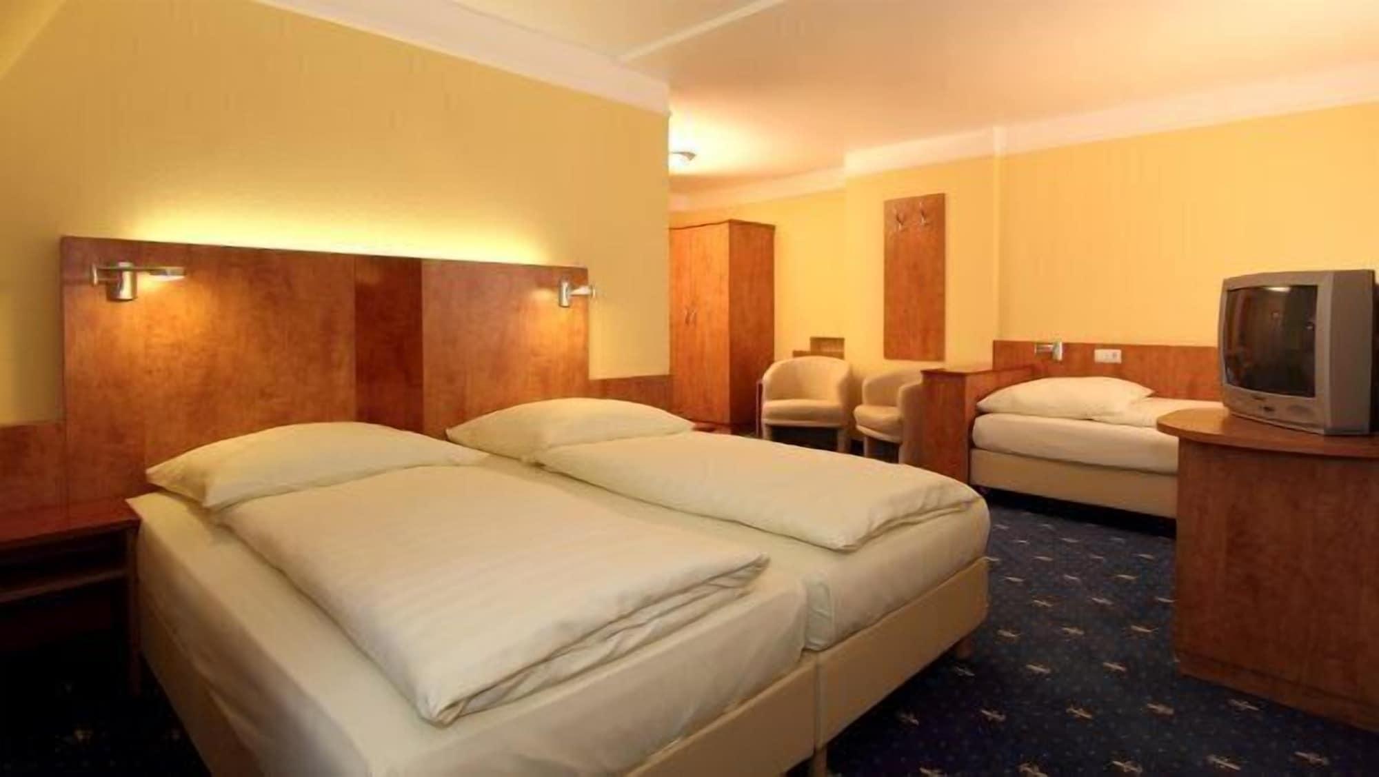 Aparthotel Astro - Nichtraucherhotel Штутгарт Экстерьер фото