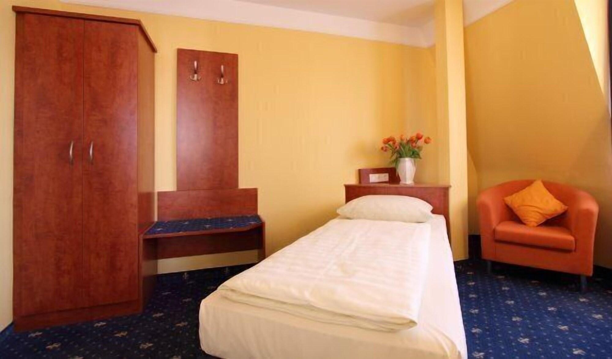 Aparthotel Astro - Nichtraucherhotel Штутгарт Экстерьер фото