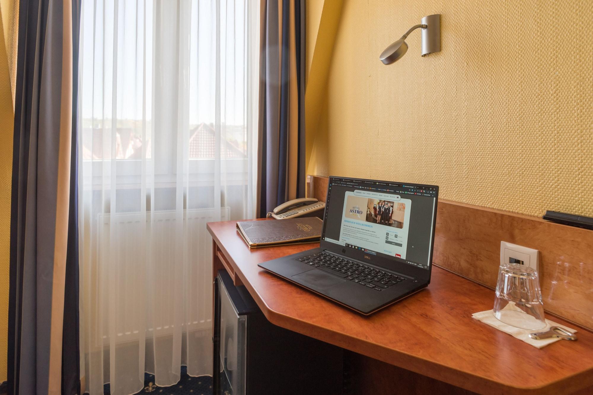 Aparthotel Astro - Nichtraucherhotel Штутгарт Экстерьер фото