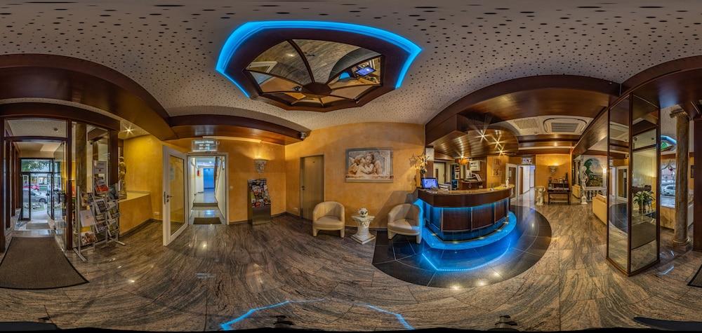 Aparthotel Astro - Nichtraucherhotel Штутгарт Экстерьер фото