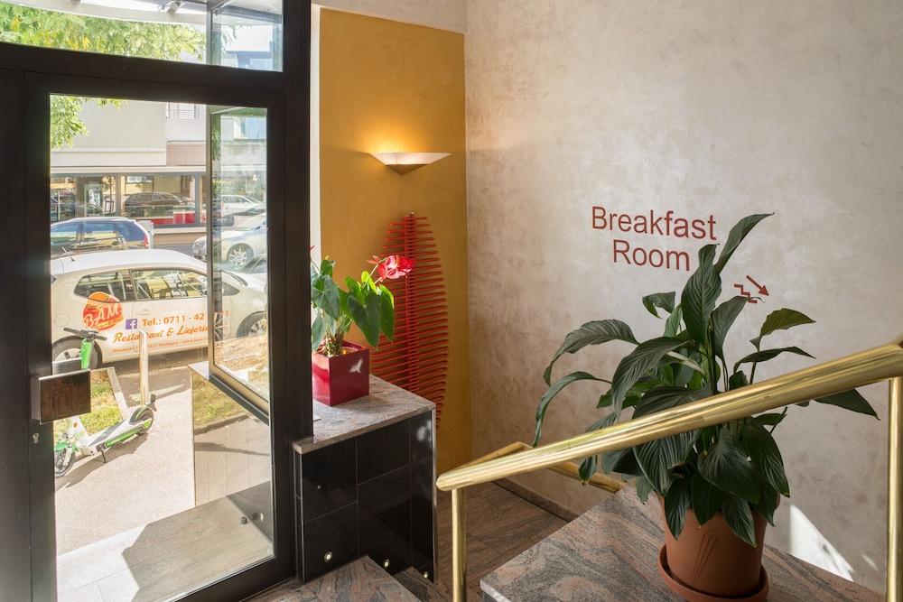 Aparthotel Astro - Nichtraucherhotel Штутгарт Экстерьер фото