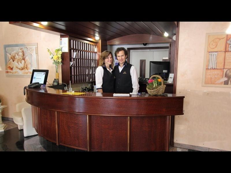 Aparthotel Astro - Nichtraucherhotel Штутгарт Экстерьер фото