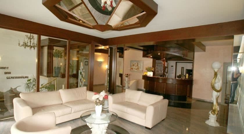 Aparthotel Astro - Nichtraucherhotel Штутгарт Экстерьер фото